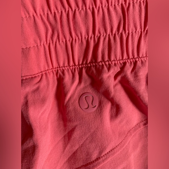 Lululemon Athletica Swift Mid-Rise Wide-Leg Pant Pink
Size 10 - Picture 5 of 6